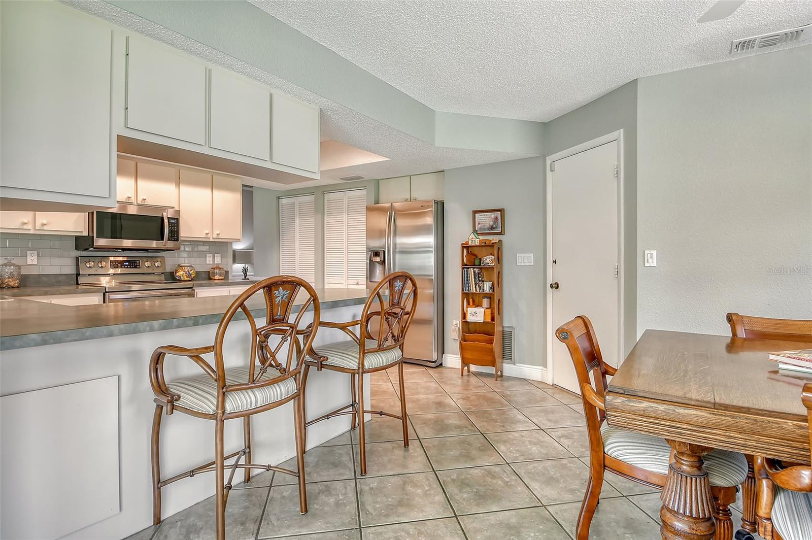 Image 11 of 28 For 6007 Vivienda Drive 29