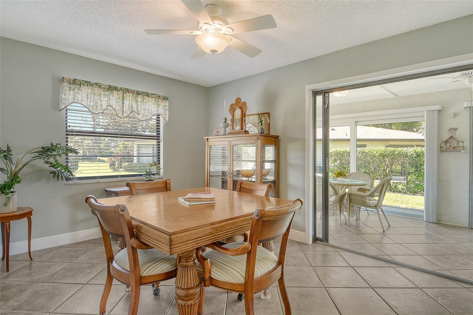 Image 12 of 28 For 6007 Vivienda Drive 29