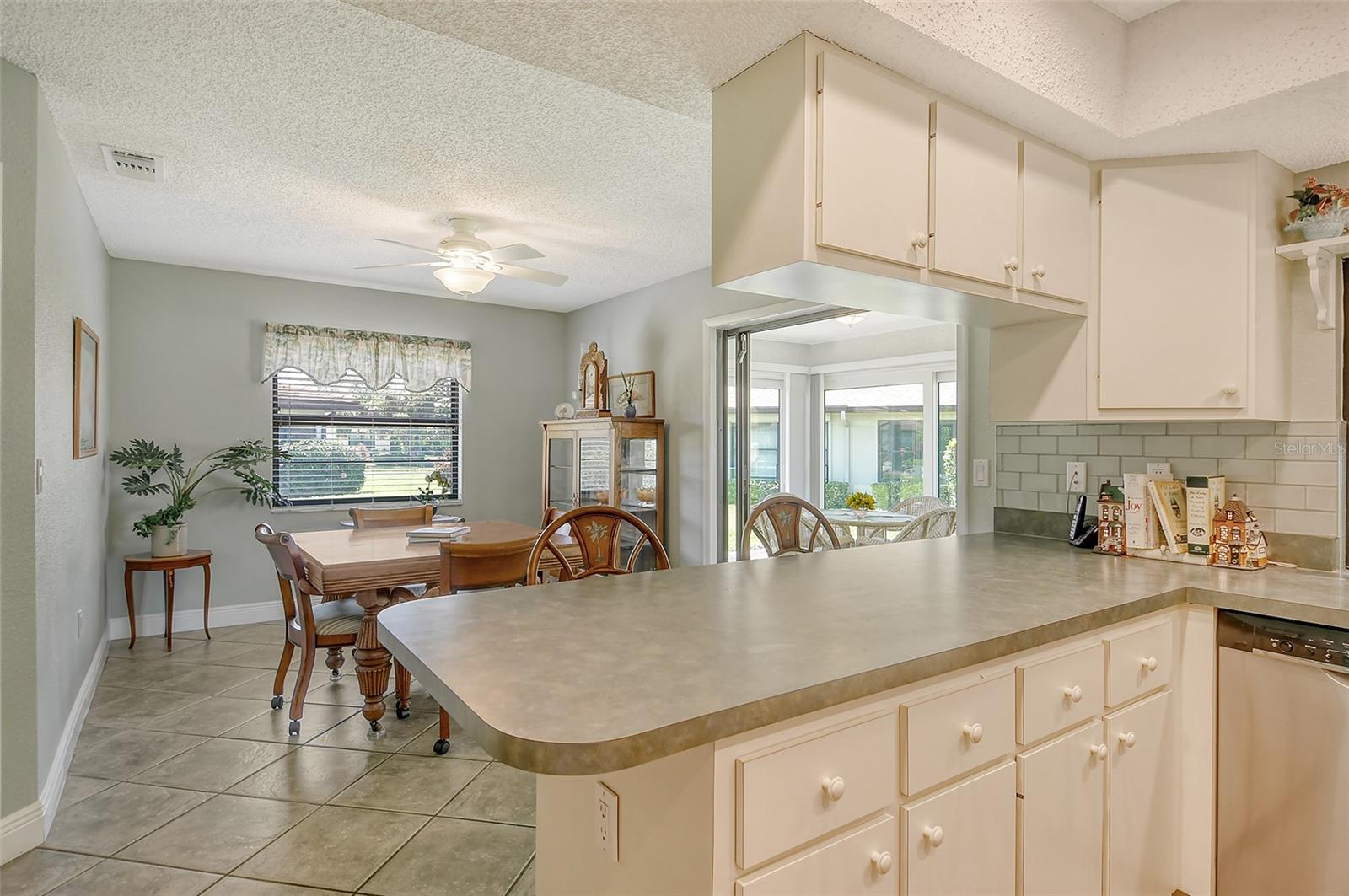 Image 15 of 28 For 6007 Vivienda Drive 29
