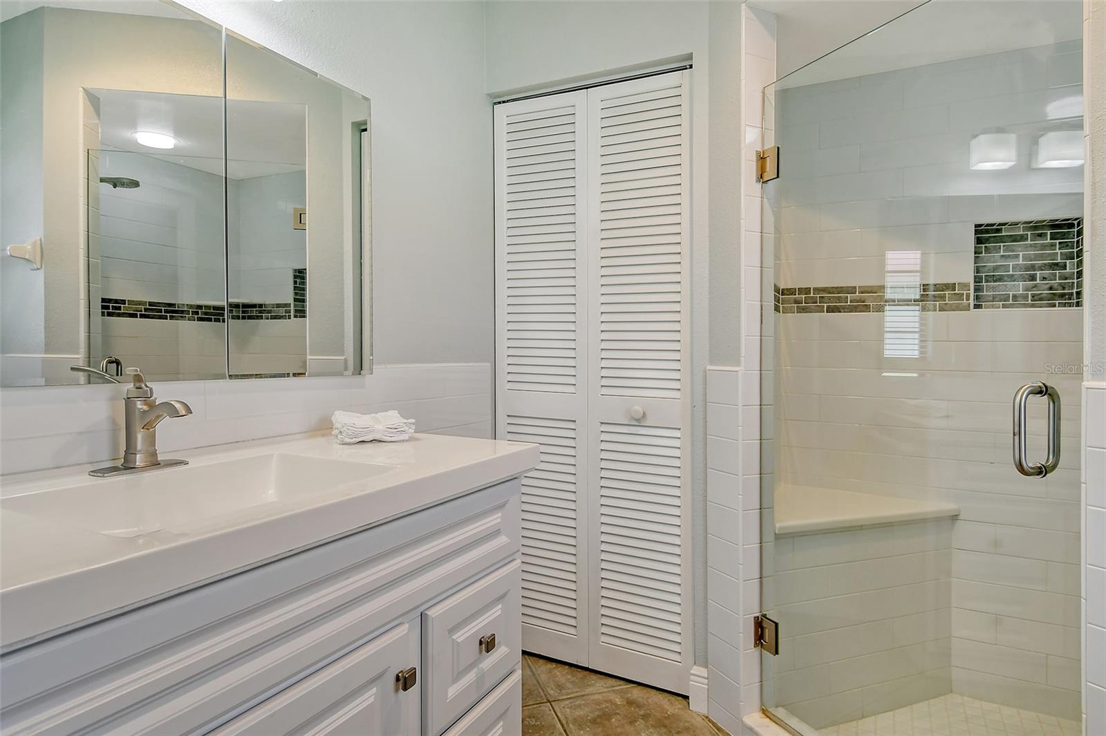 Image 18 of 28 For 6007 Vivienda Drive 29