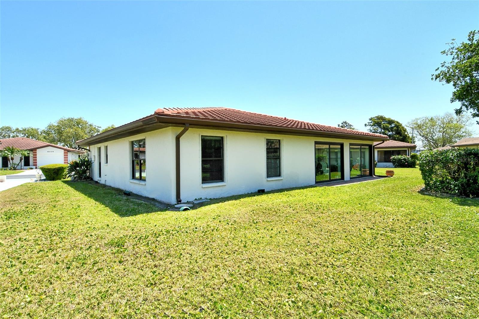 Image 22 of 28 For 6007 Vivienda Drive 29