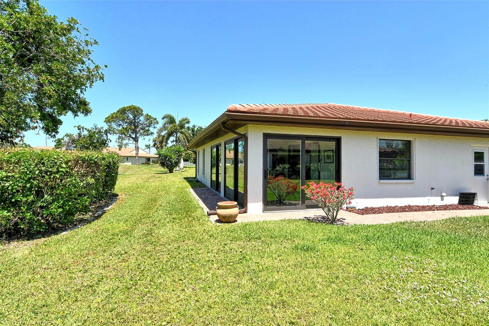 Image 23 of 28 For 6007 Vivienda Drive 29