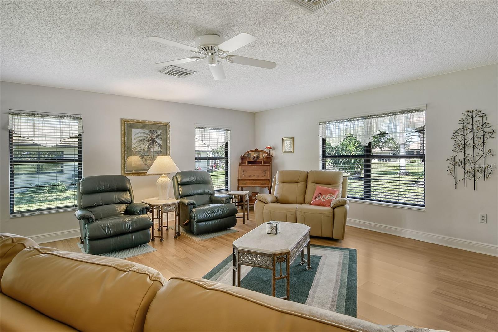Image 5 of 28 For 6007 Vivienda Drive 29