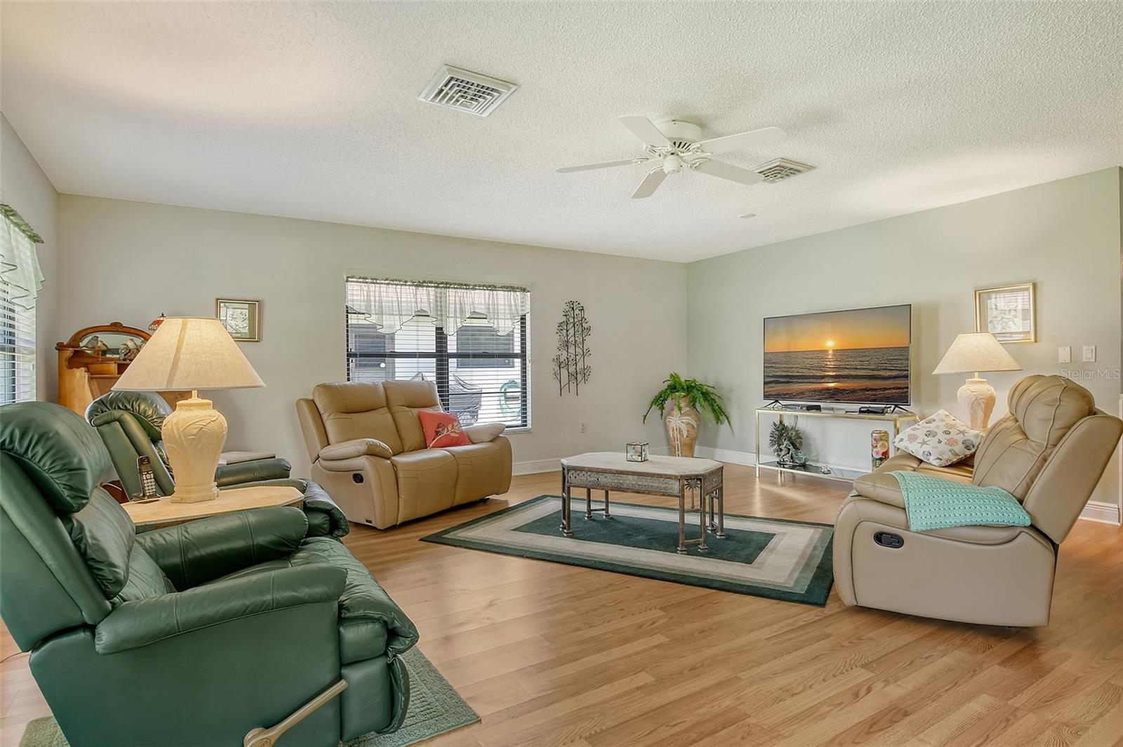 Image 6 of 28 For 6007 Vivienda Drive 29