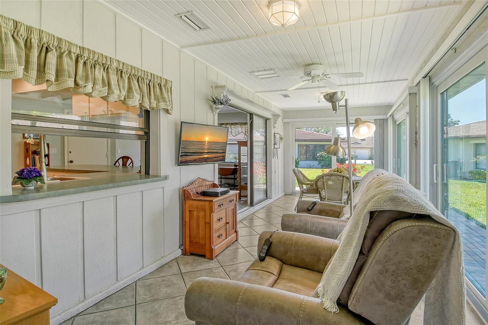 Image 8 of 28 For 6007 Vivienda Drive 29