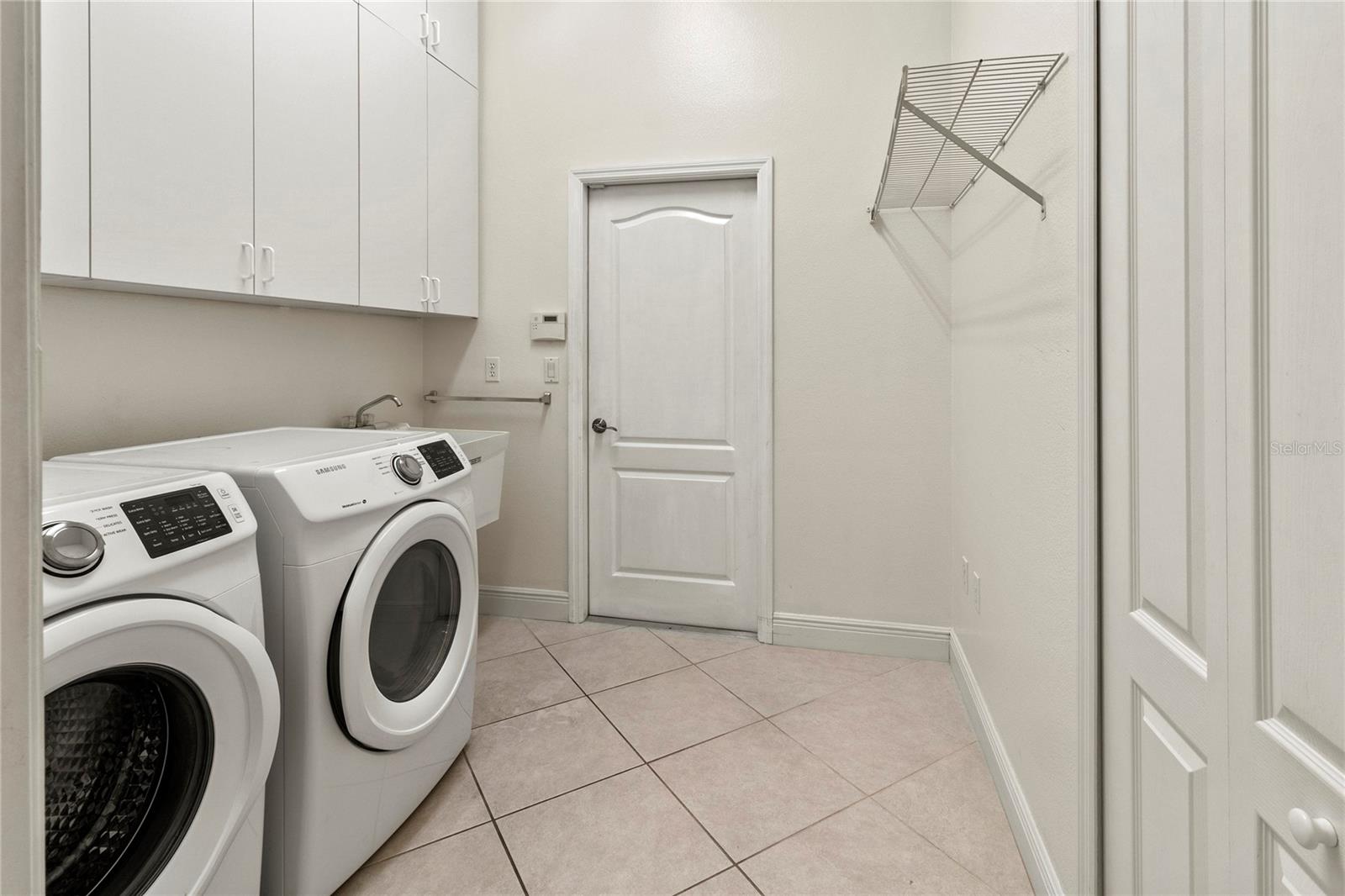 Image 19 of 47 For 4613 Sweetmeadow Circle
