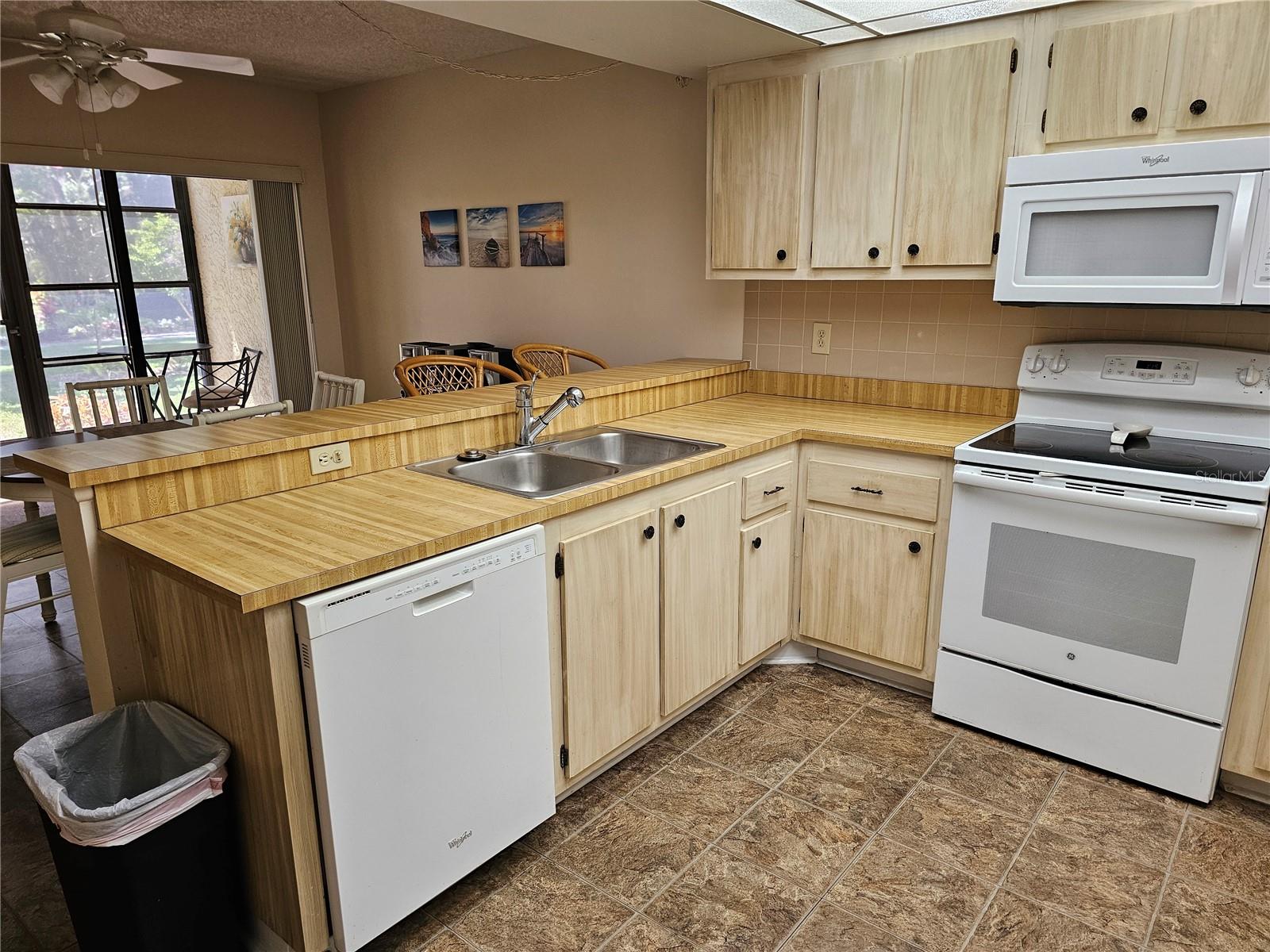 Image 5 of 28 For 425 30th Avenue W C104