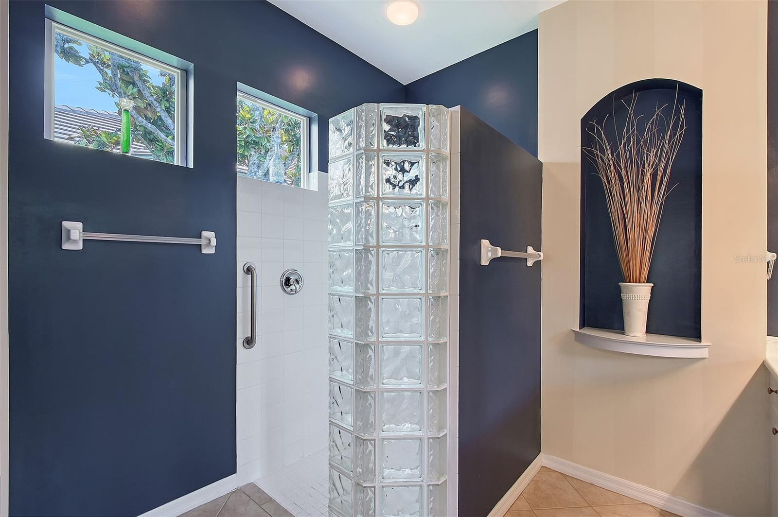 Image 17 of 66 For 7528 Ascot Court