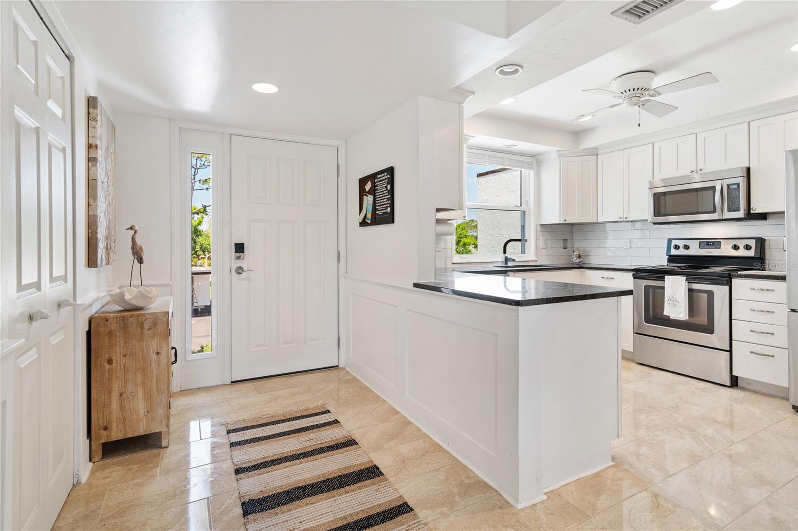 Image 14 of 39 For 5014 Marshfield Road 30