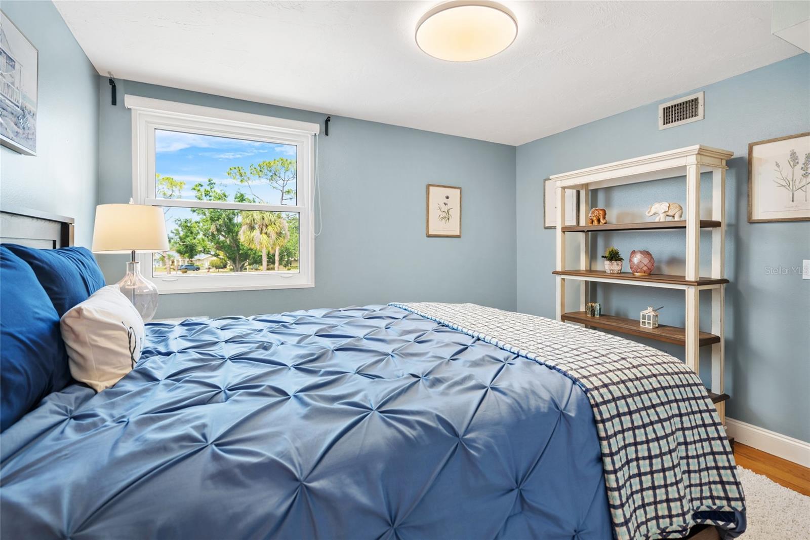 Image 7 of 39 For 5014 Marshfield Road 30