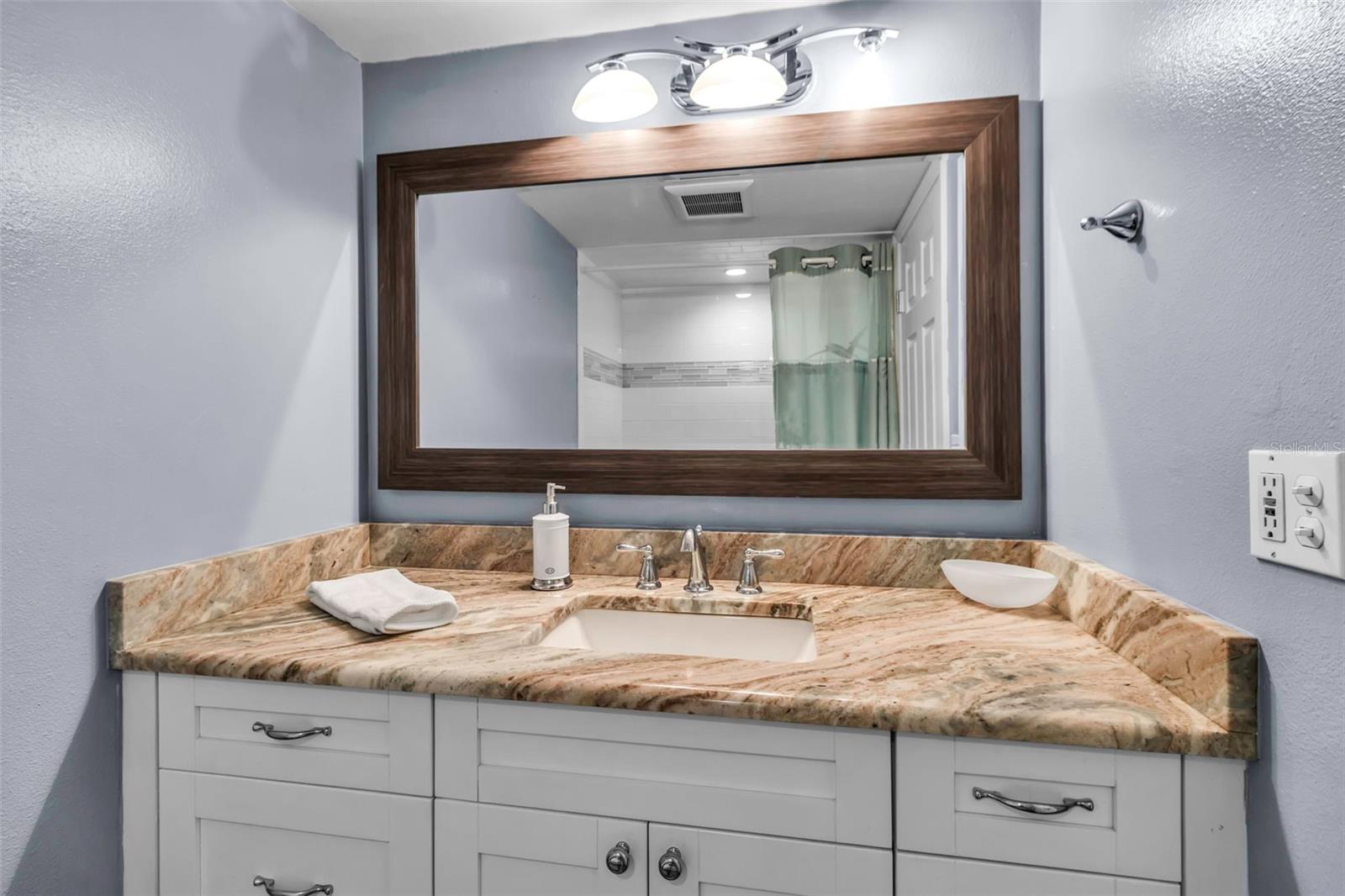 Image 18 of 46 For 10415 Waterbird Way 10415