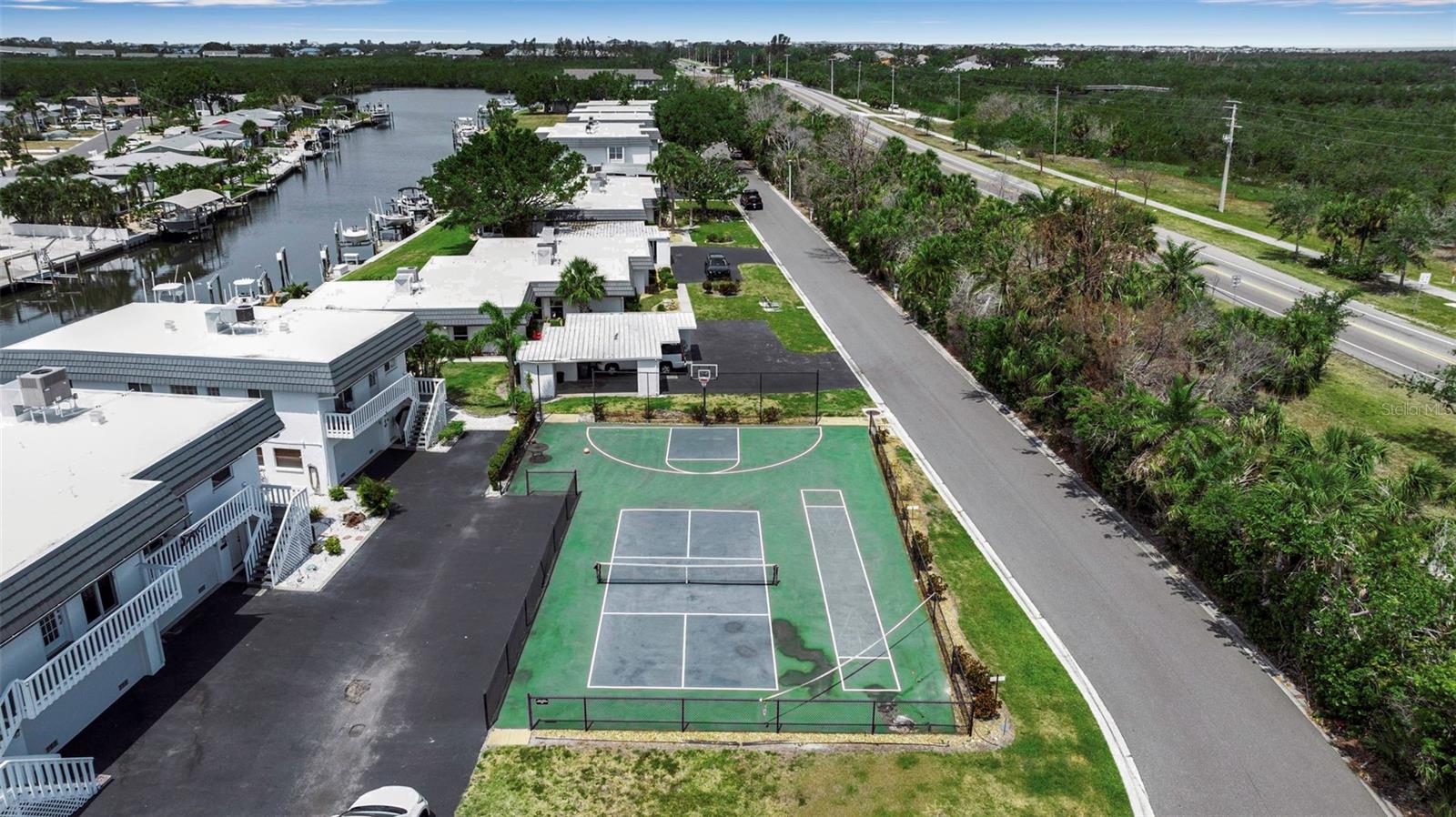 Image 37 of 46 For 10415 Waterbird Way 10415
