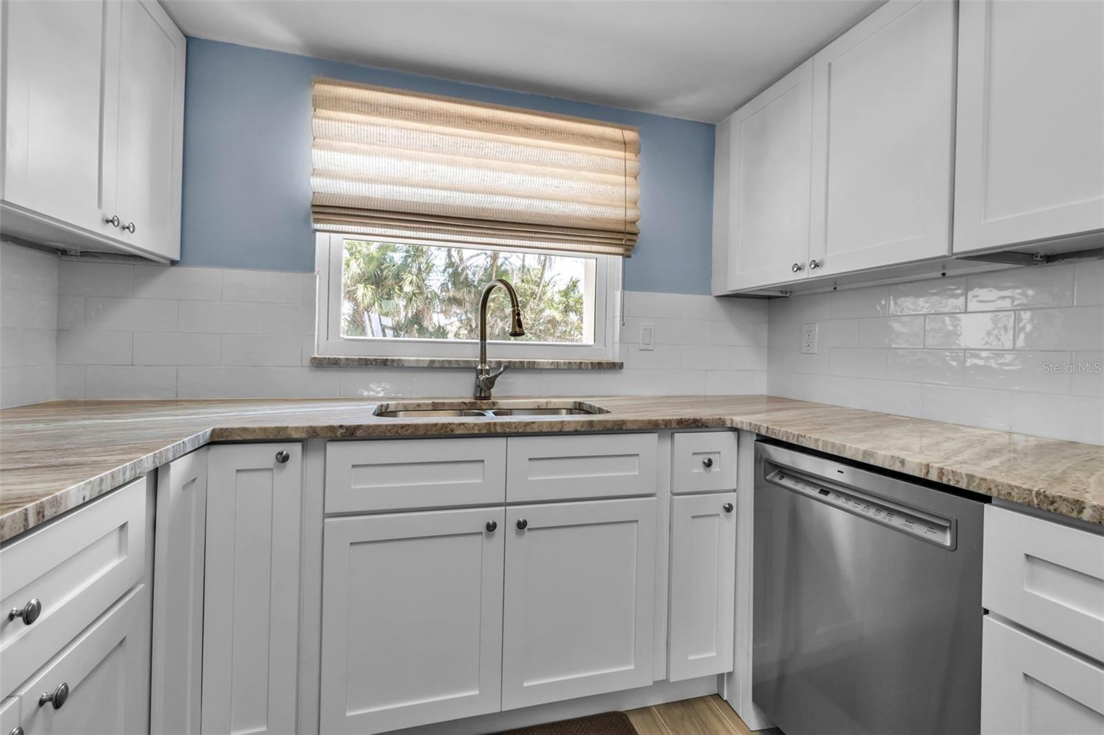 Image 8 of 46 For 10415 Waterbird Way 10415
