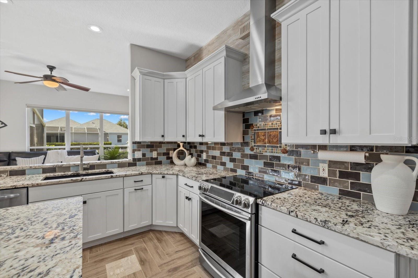 Image 13 of 52 For 4715 Spinnaker Drive