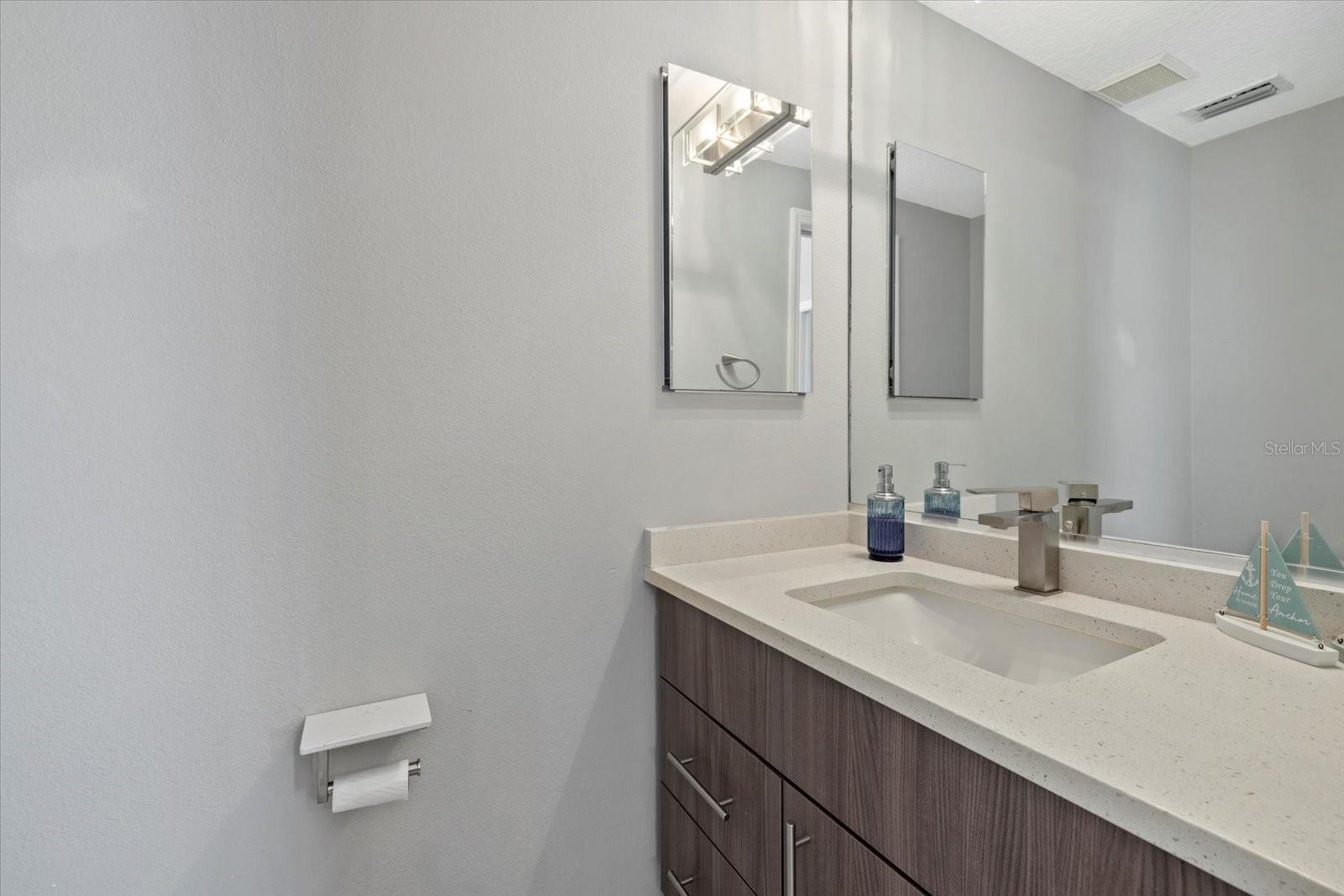 Image 29 of 52 For 4715 Spinnaker Drive