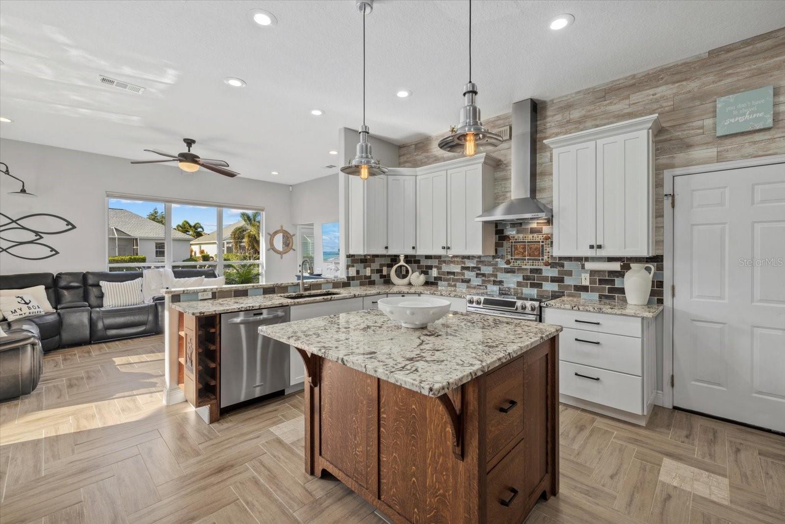 Image 9 of 52 For 4715 Spinnaker Drive