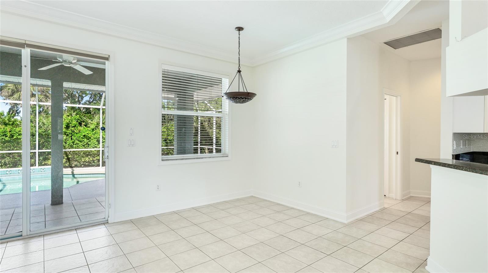 Image 13 of 41 For 534 Oak Bay Drive