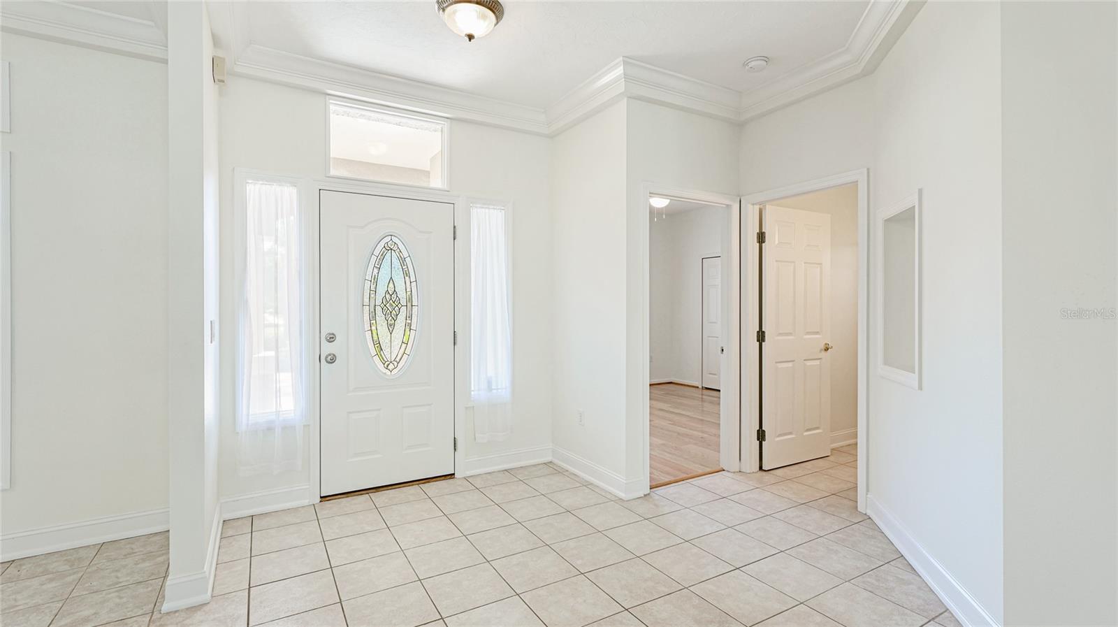 Image 4 of 41 For 534 Oak Bay Drive