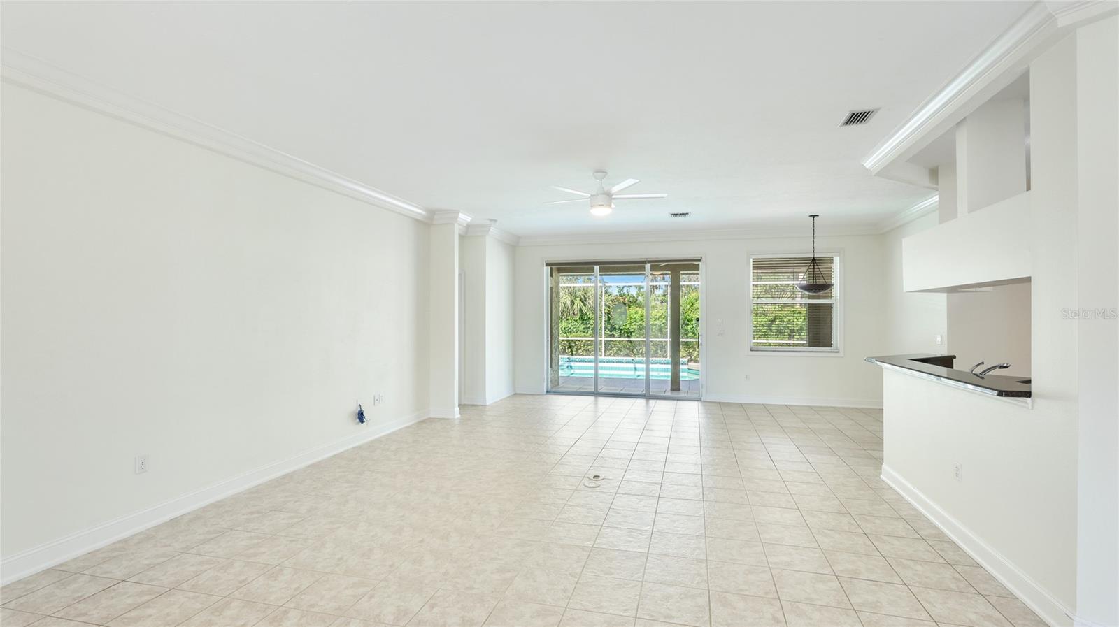 Image 7 of 41 For 534 Oak Bay Drive