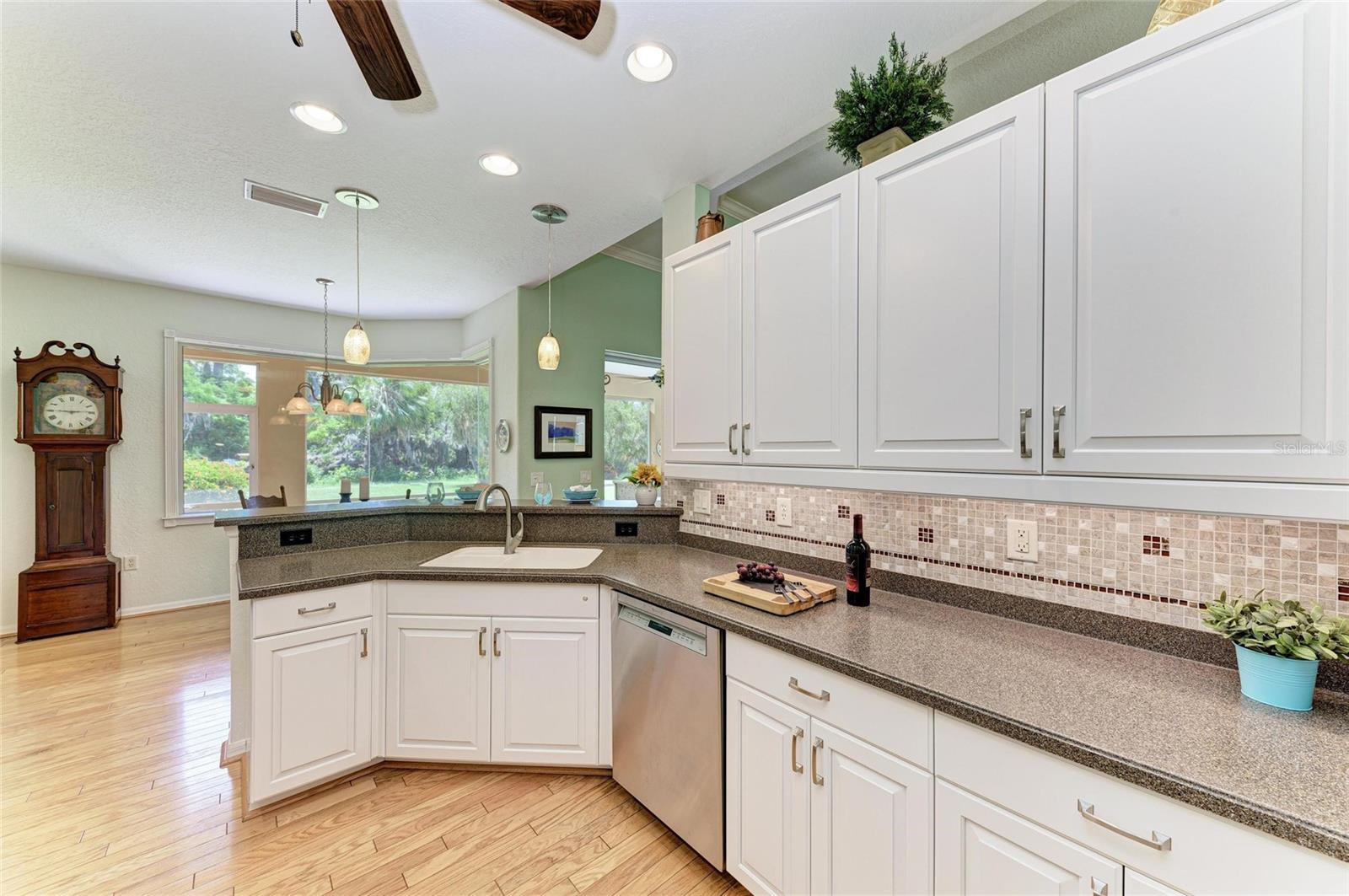 Image 16 of 47 For 5616 90th Avenue Circle E