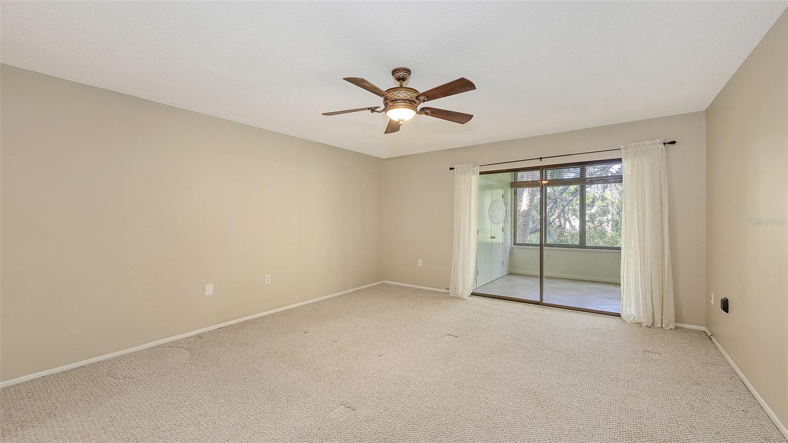 Image 20 of 56 For 811 Oak Drive 811