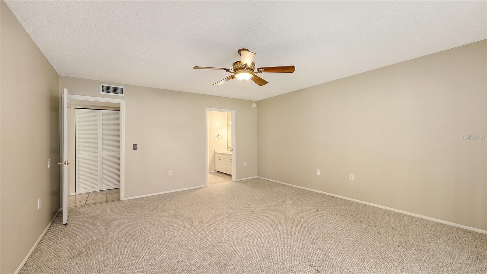 Image 21 of 56 For 811 Oak Drive 811