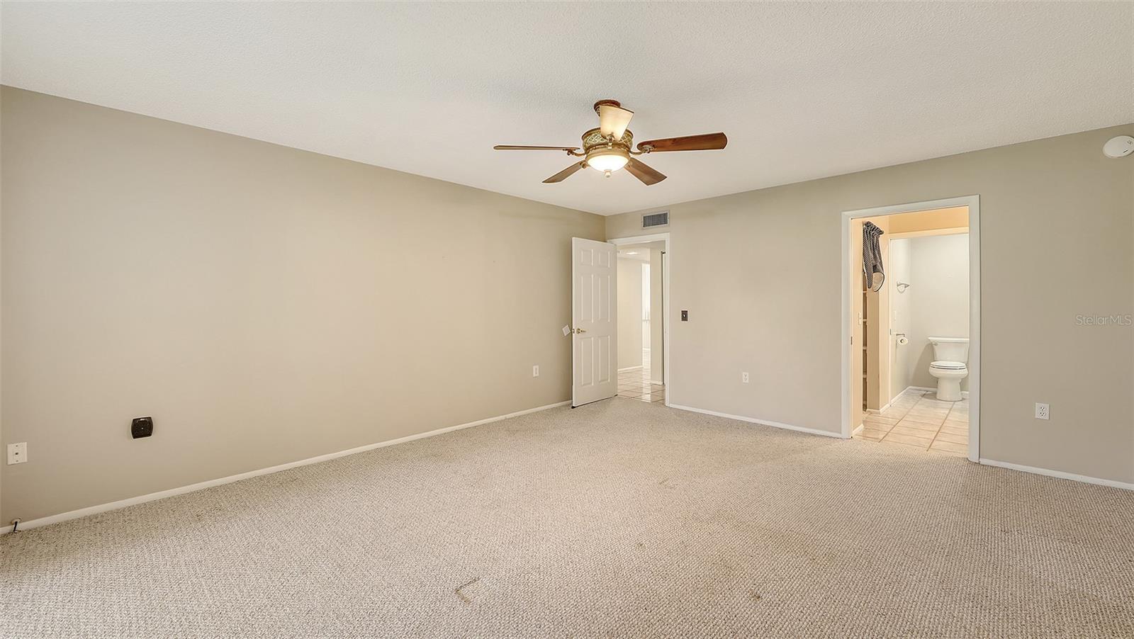 Image 22 of 56 For 811 Oak Drive 811