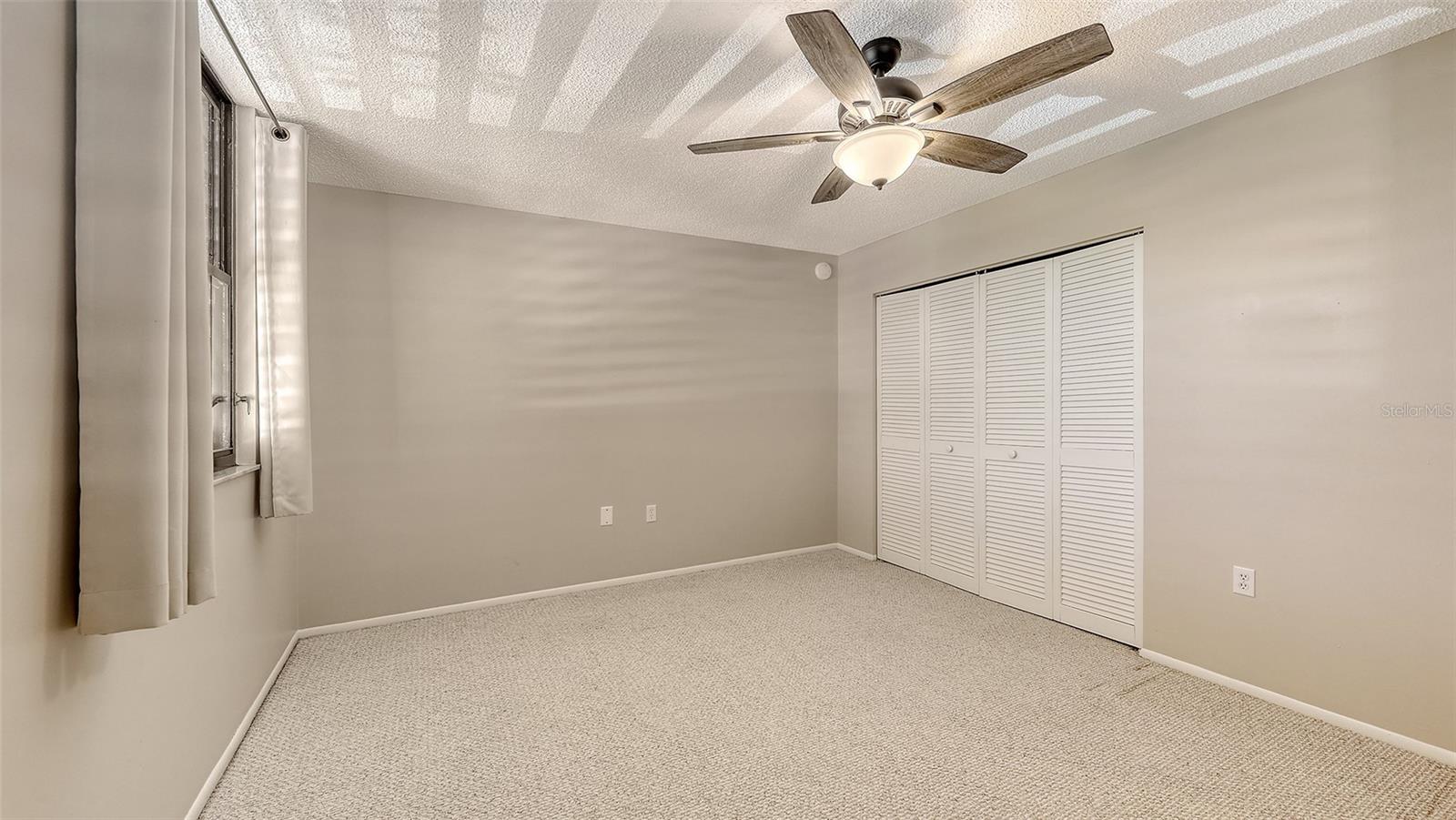 Image 28 of 56 For 811 Oak Drive 811