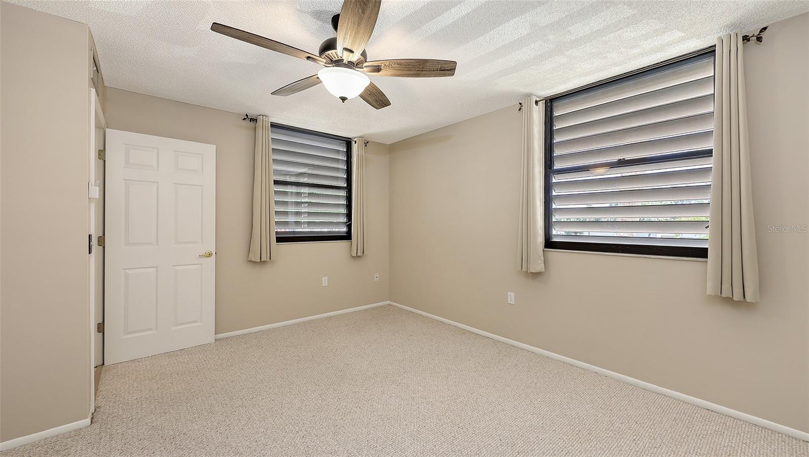 Image 30 of 56 For 811 Oak Drive 811