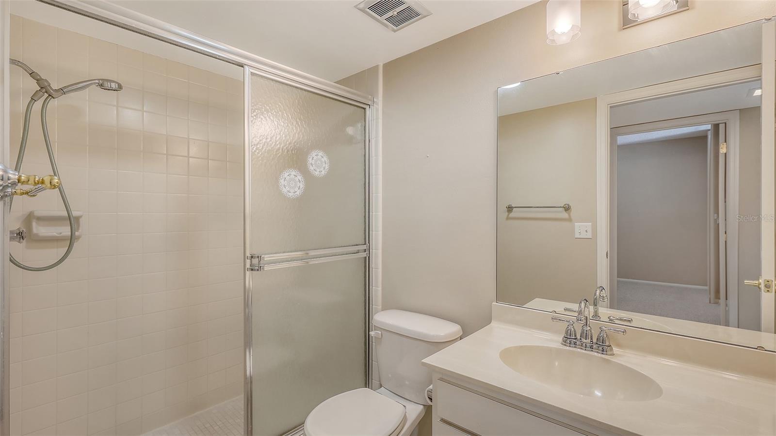 Image 31 of 56 For 811 Oak Drive 811