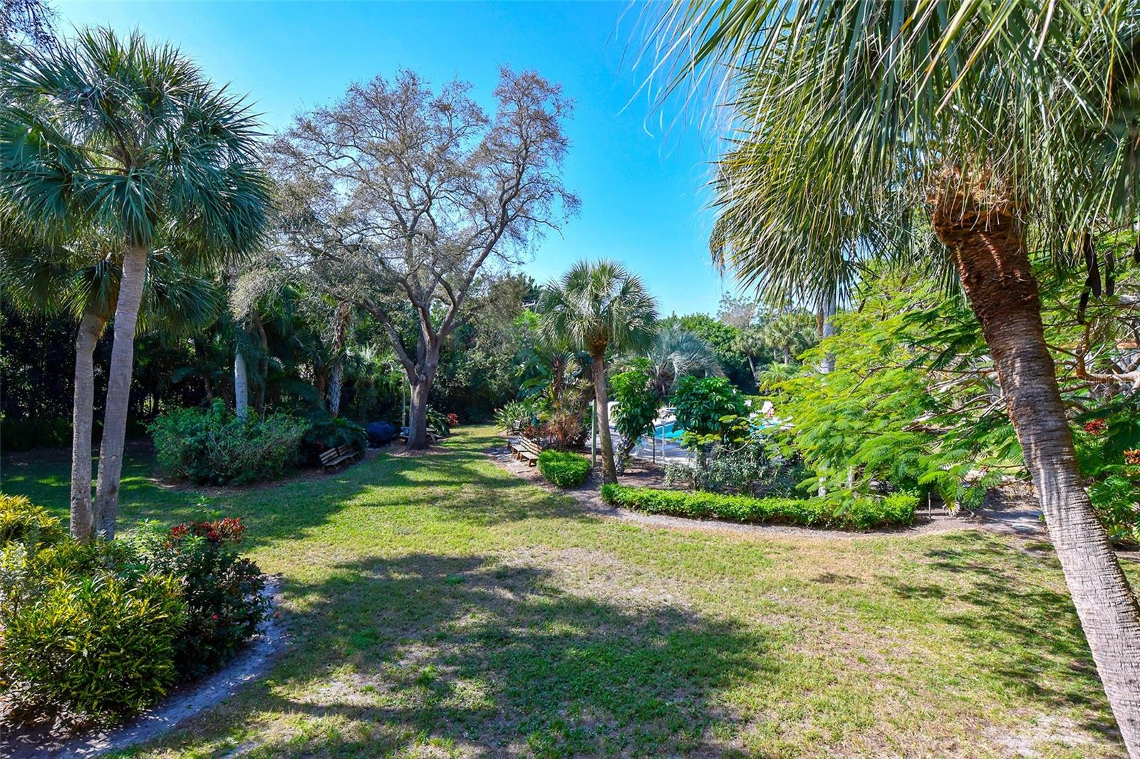 Image 43 of 56 For 811 Oak Drive 811