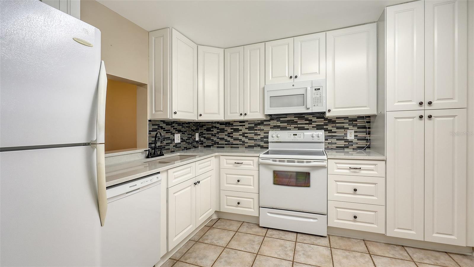 Image 6 of 56 For 811 Oak Drive 811