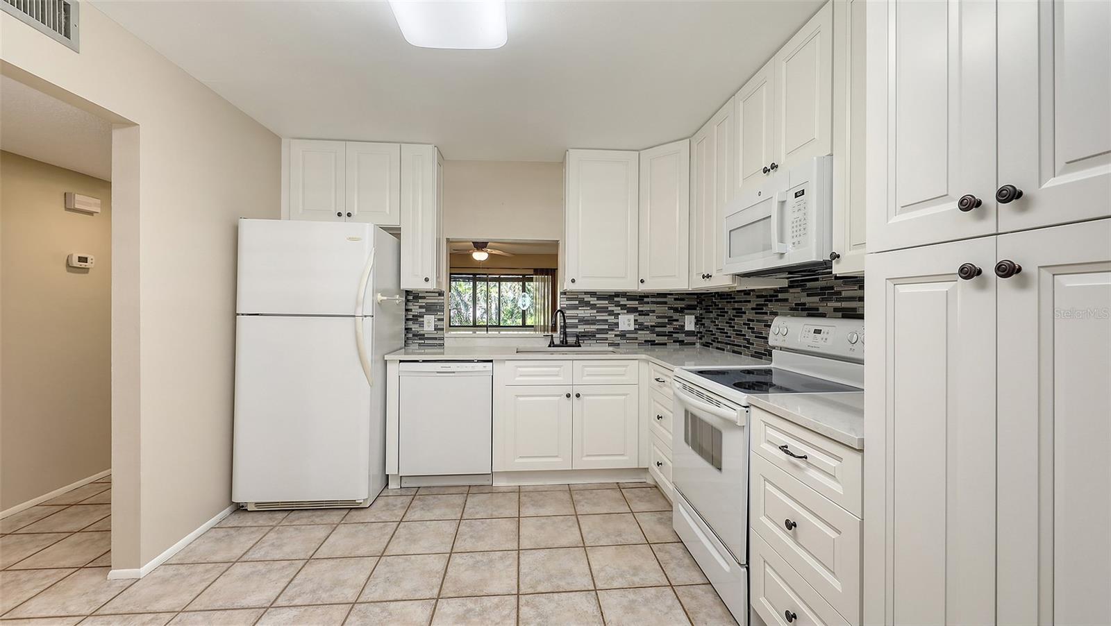Image 9 of 56 For 811 Oak Drive 811