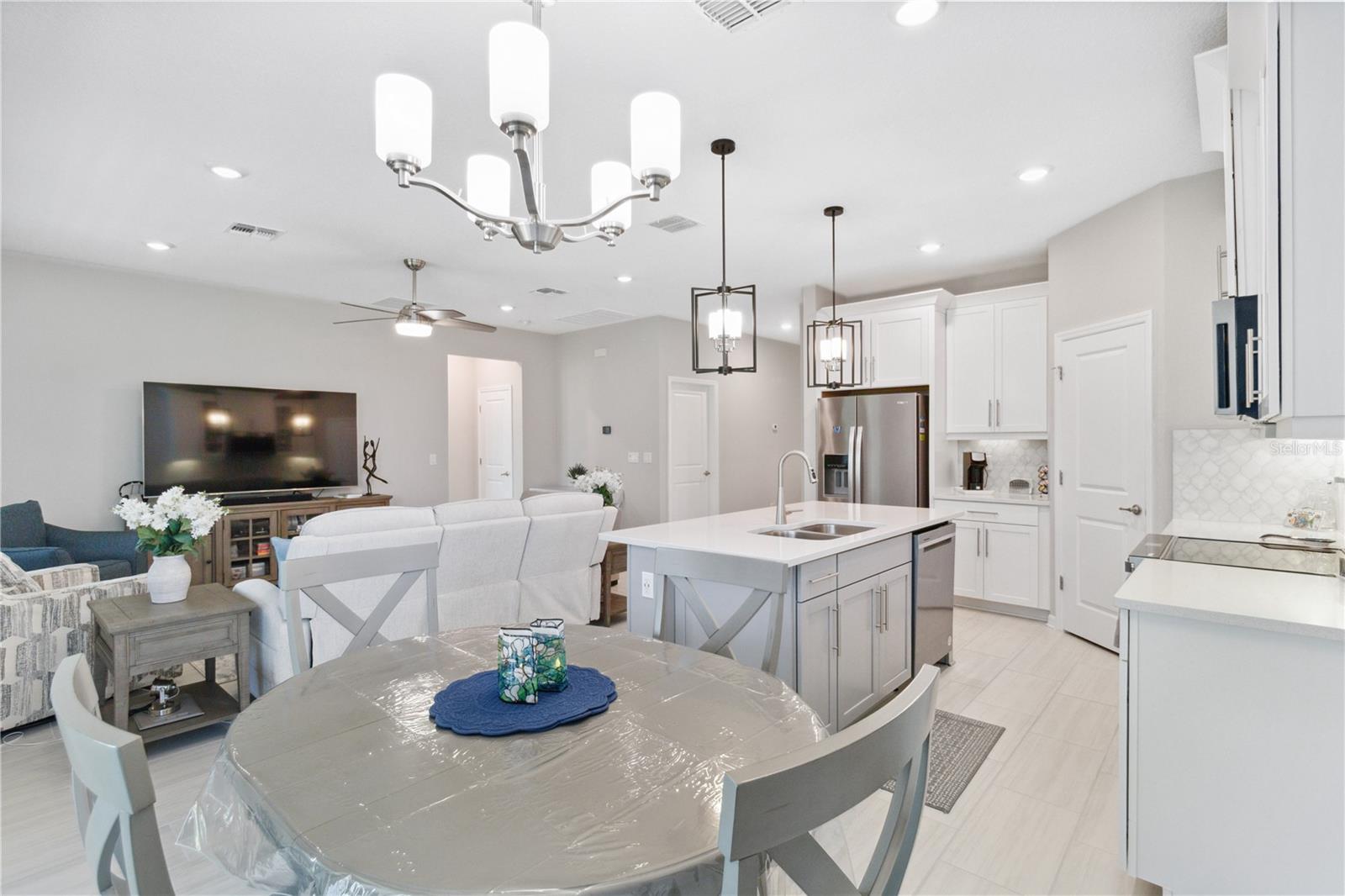 Image 18 of 55 For 412 Dalily Boulevard