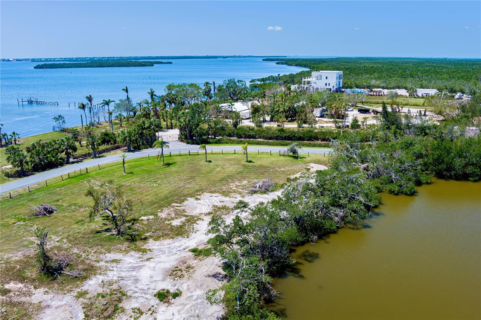 Image 3 of 11 For 285 & 286 Horseshoe Loop Road