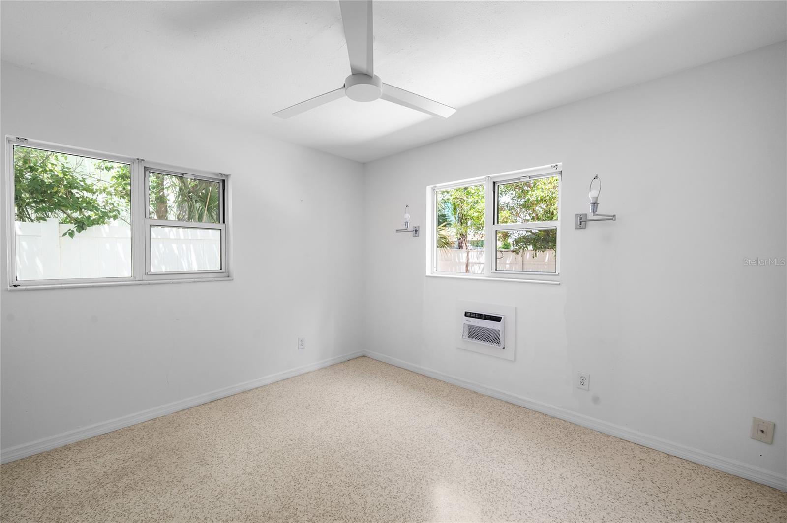 Image 7 of 10 For 1739 Siesta Drive 1