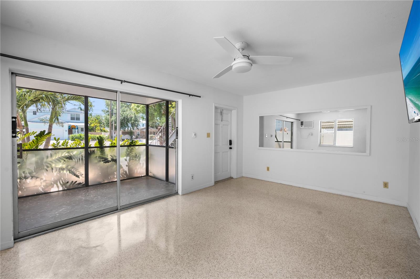 Image 3 of 8 For 1739 Siesta Drive 2