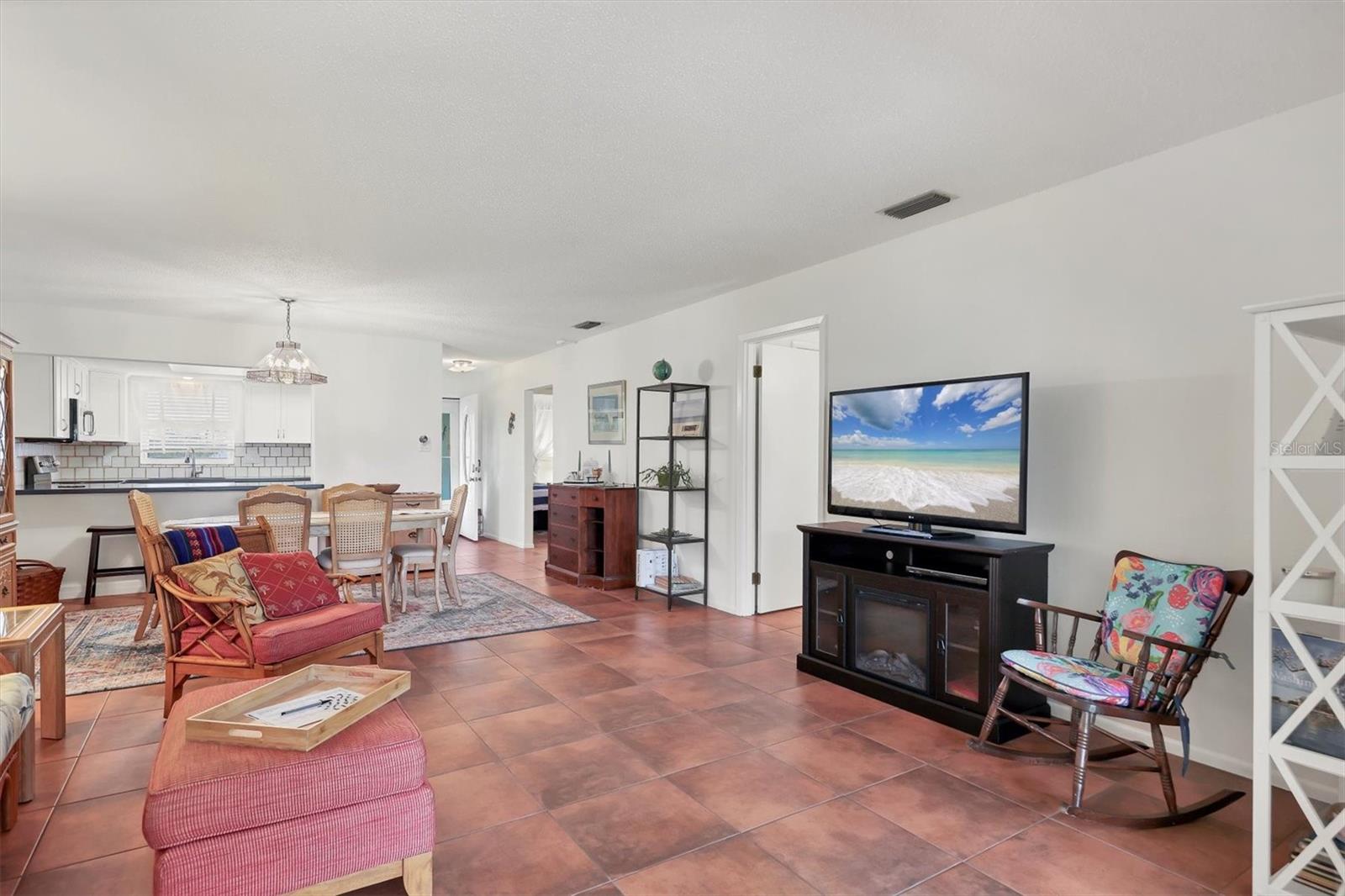 Image 11 of 40 For 7114 11th Avenue W
