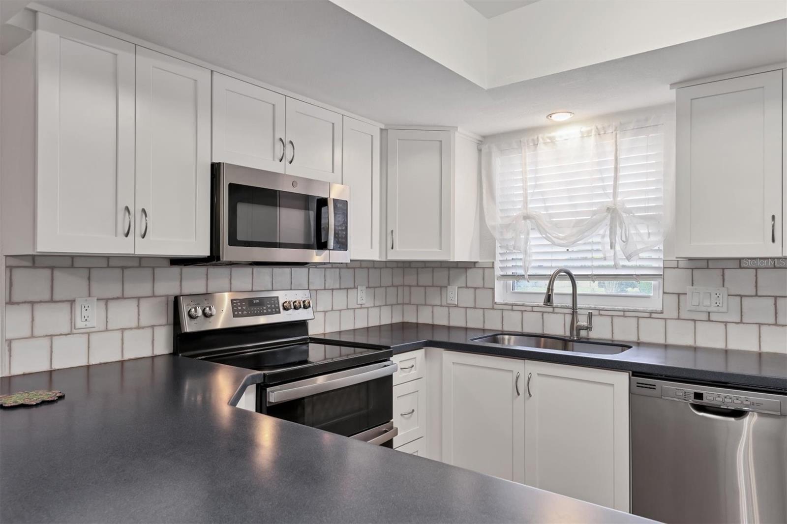 Image 16 of 40 For 7114 11th Avenue W