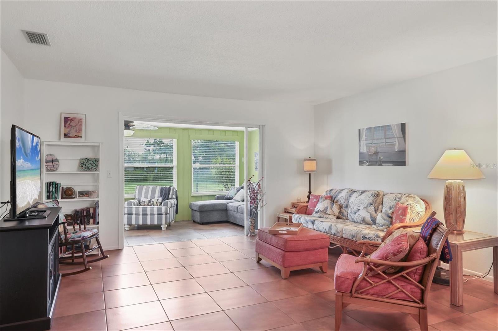 Image 9 of 40 For 7114 11th Avenue W