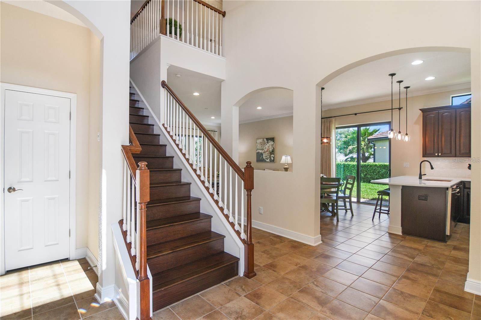 Listing photo id 8 for 10655 Glencorse Terrace