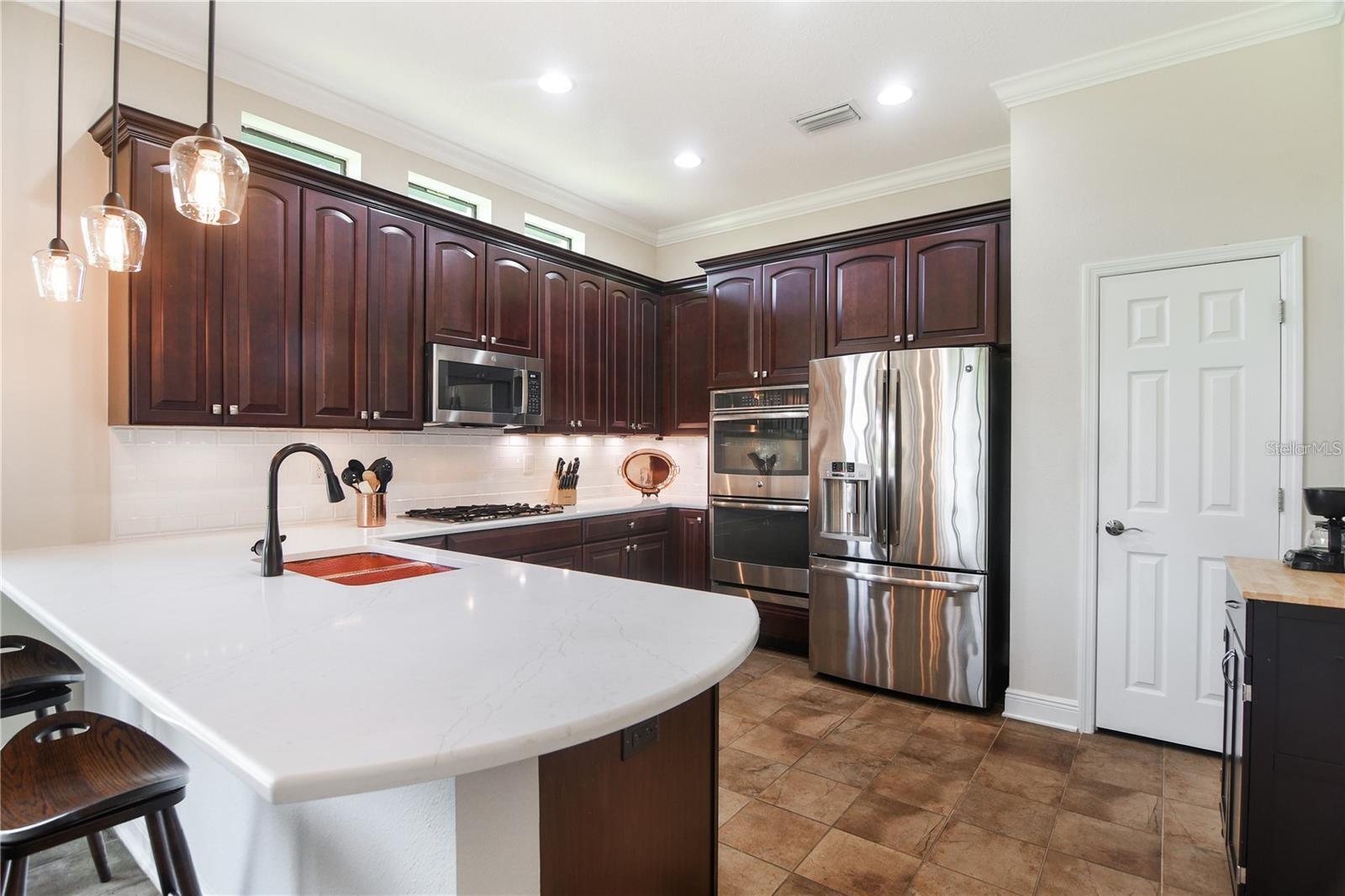 Listing photo id 9 for 10655 Glencorse Terrace