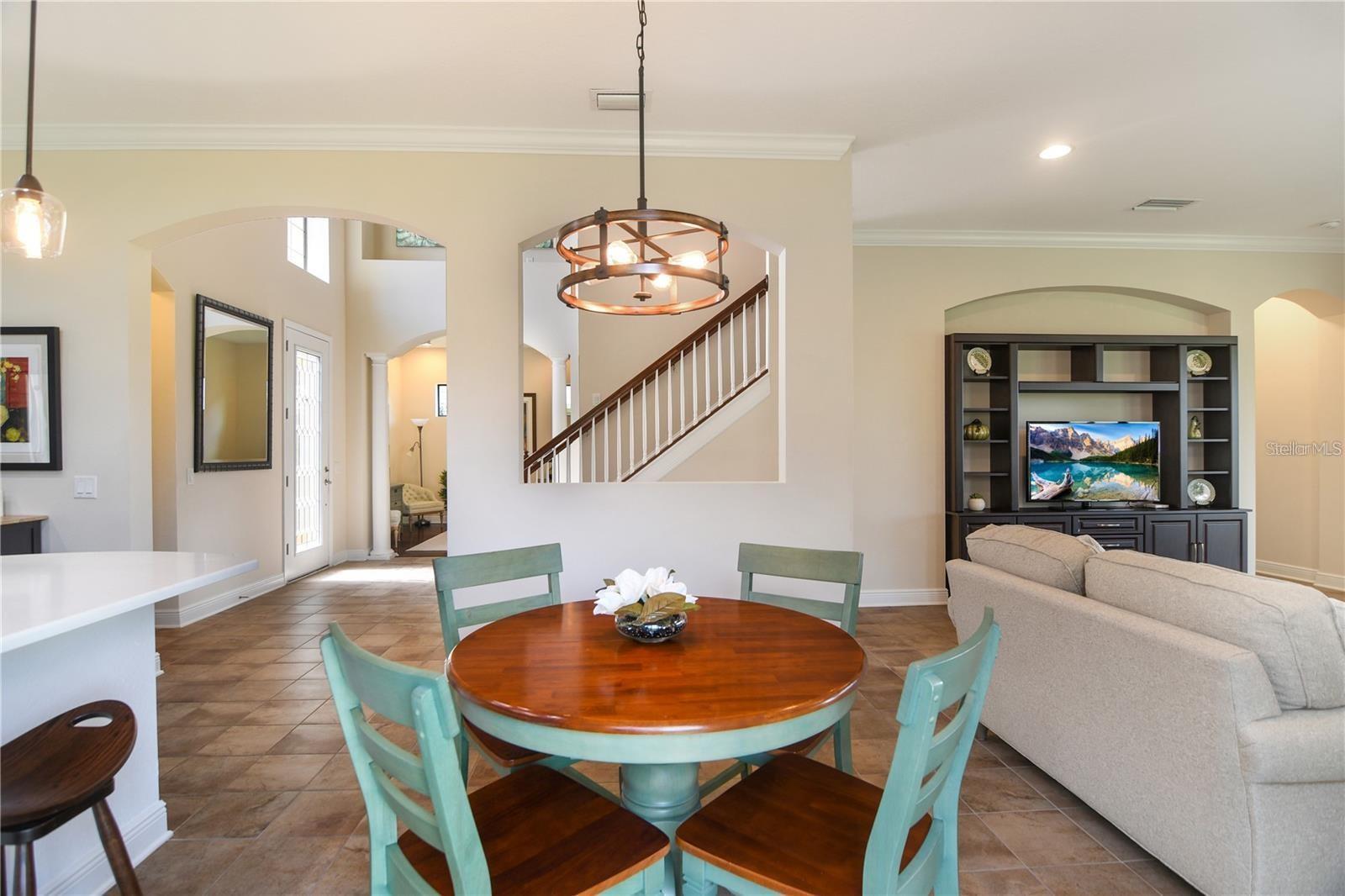 Listing photo id 15 for 10655 Glencorse Terrace