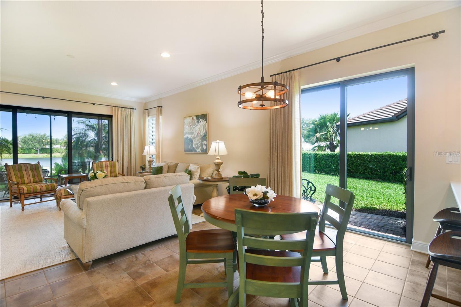 Listing photo id 17 for 10655 Glencorse Terrace