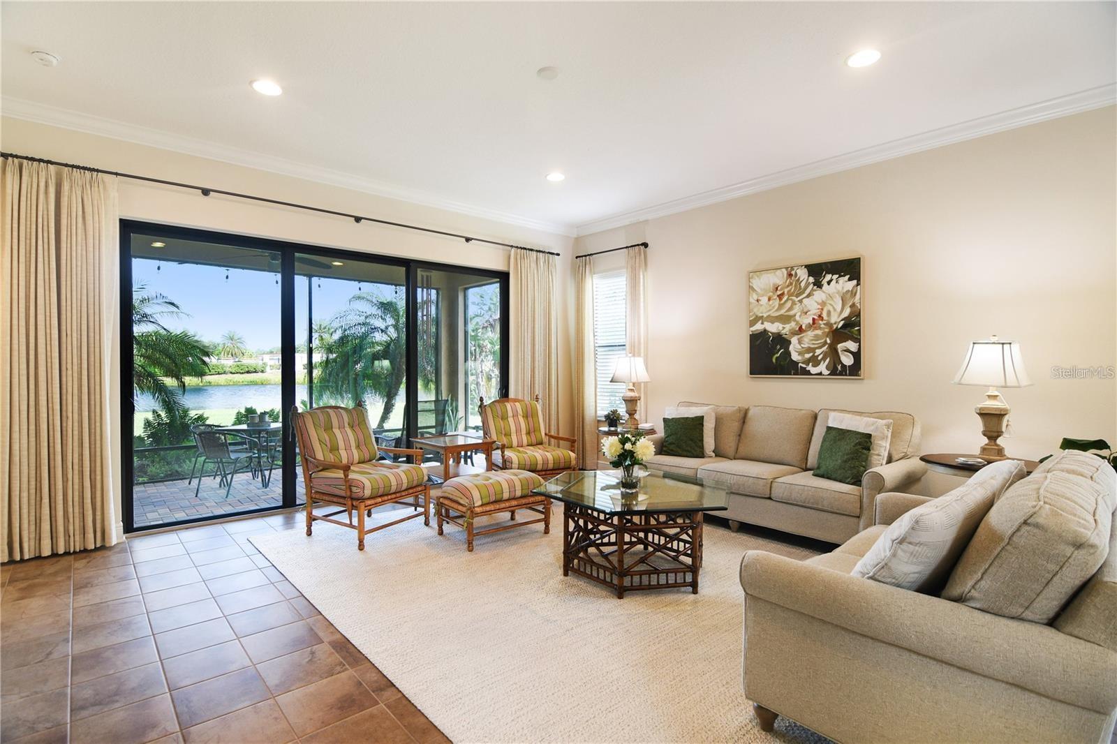 Listing photo id 18 for 10655 Glencorse Terrace
