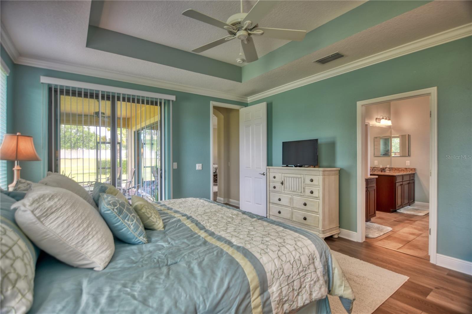 Listing photo id 39 for 10655 Glencorse Terrace