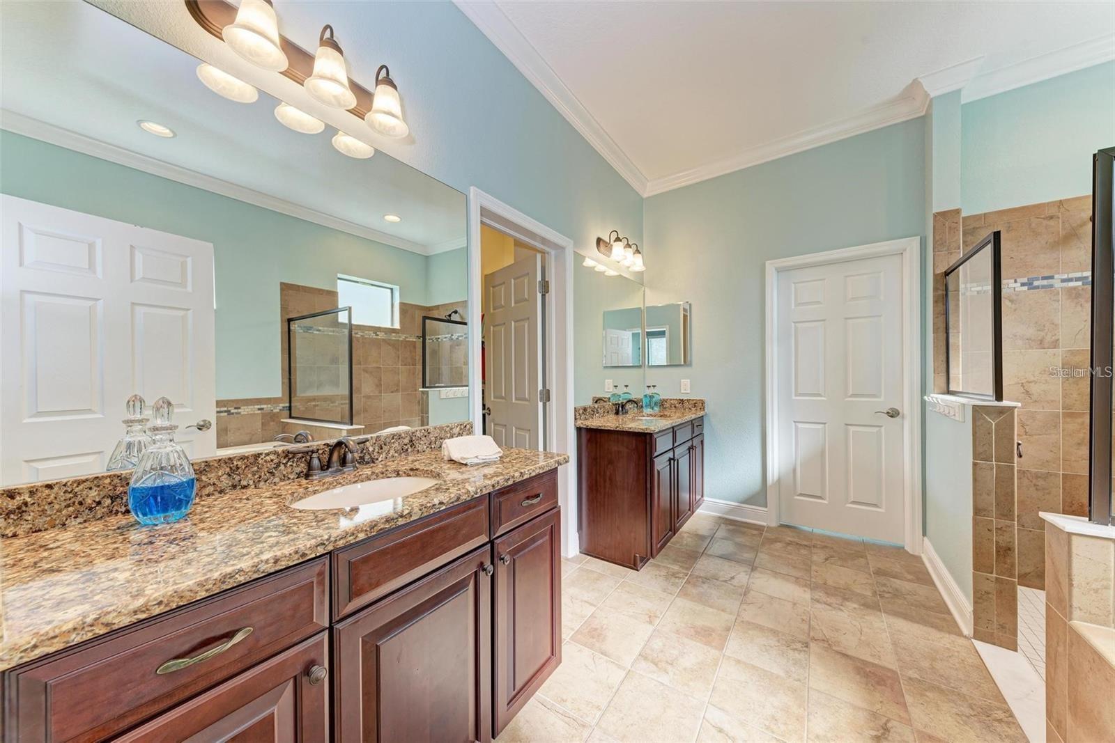 Listing photo id 40 for 10655 Glencorse Terrace