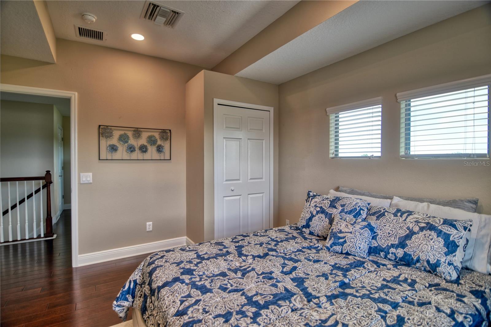 Listing photo id 47 for 10655 Glencorse Terrace