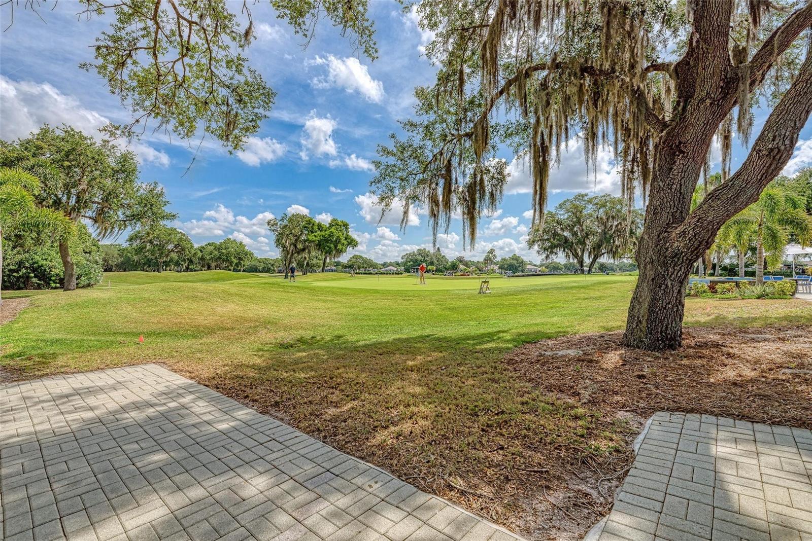 Listing photo id 79 for 10655 Glencorse Terrace