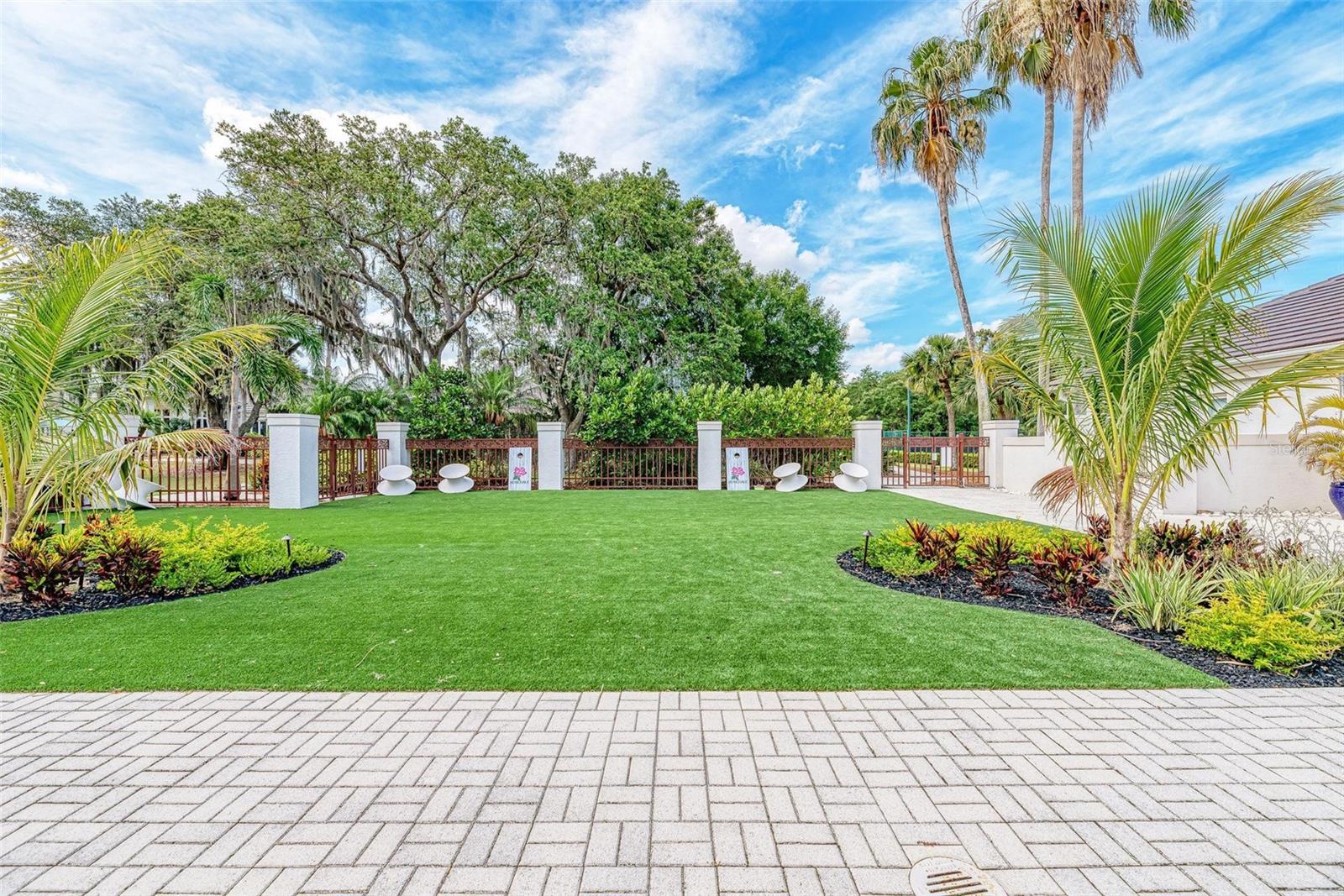 Listing photo id 89 for 10655 Glencorse Terrace